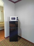 American Inn And Suites by OYO Victoria