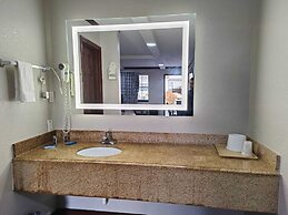 American Inn And Suites by OYO Victoria