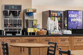 Super 8 by Wyndham Lincoln North