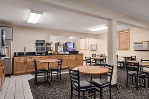 Super 8 by Wyndham Lincoln North