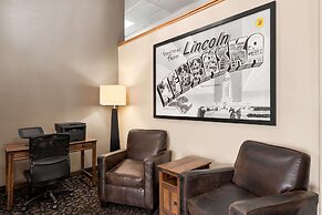 Super 8 by Wyndham Lincoln North
