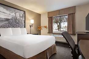 Super 8 by Wyndham Lincoln North