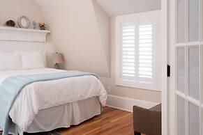 Marginal Way House Hotel