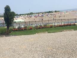 Marginal Way House Hotel