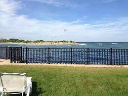 Marginal Way House Hotel