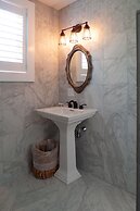 Marginal Way House Hotel