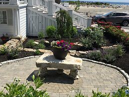 Marginal Way House Hotel