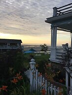 Marginal Way House Hotel