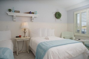 Marginal Way House Hotel