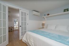 Marginal Way House Hotel