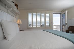 Marginal Way House Hotel