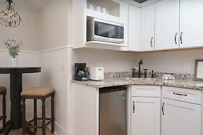 Marginal Way House Hotel