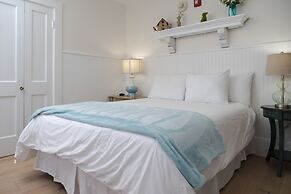 Marginal Way House Hotel