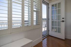 Marginal Way House Hotel