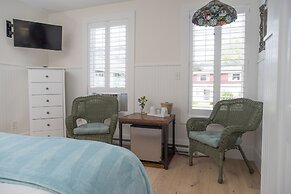 Marginal Way House Hotel