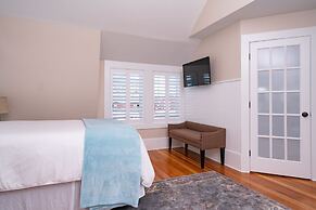 Marginal Way House Hotel