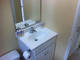 Oakland Guest Apartments