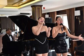 Paradise Elegance Cruise