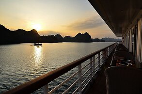 Paradise Elegance Cruise