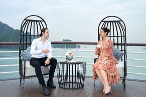 Paradise Elegance Cruise