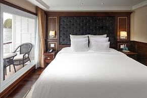 Paradise Elegance Cruise