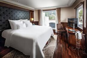 Paradise Elegance Cruise