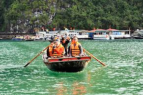 Paradise Elegance Cruise