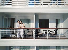 Paradise Elegance Cruise