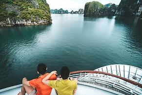 Paradise Elegance Cruise