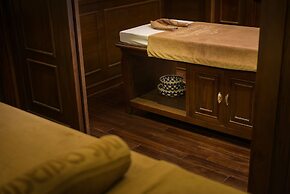 Paradise Elegance Cruise