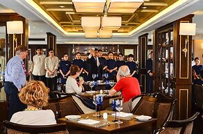 Paradise Elegance Cruise