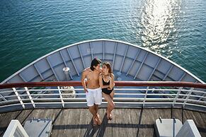 Paradise Elegance Cruise