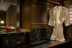 Paradise Elegance Cruise