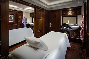 Paradise Elegance Cruise