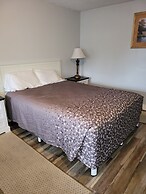 Turnpike Motel