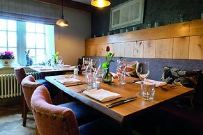 Lister Arms