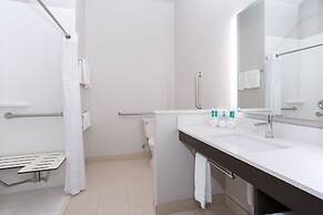 Holiday Inn Express and Suites Lincoln I - 80 by IHG