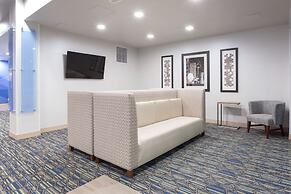 Holiday Inn Express and Suites Lincoln I - 80 by IHG