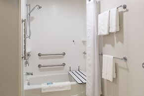 Holiday Inn Express and Suites Lincoln I - 80 by IHG