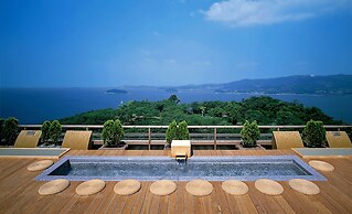 Tenku Kaiyu no Yado Suehiro