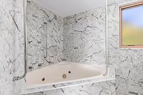 Charlesworth Bay Beach Resort