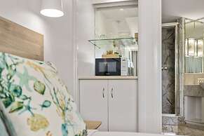 Charlesworth Bay Beach Resort