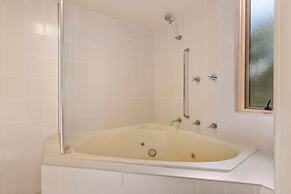 Charlesworth Bay Beach Resort