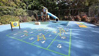 Charlesworth Bay Beach Resort