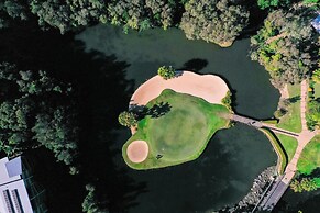 Charlesworth Bay Beach Resort