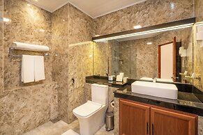 Kandyan Reach Hotel