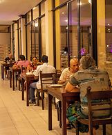 Kandyan Reach Hotel