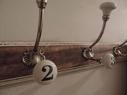 Brighton Break - Burlington Beach Pad