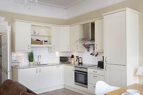 Brighton Break - Burlington Beach Pad