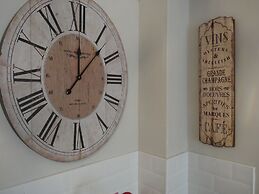 Brighton Break - Burlington Beach Pad